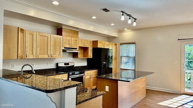 Building Photo - 3 br, 2.5 bath Duplex - 2056 Shirlington R...