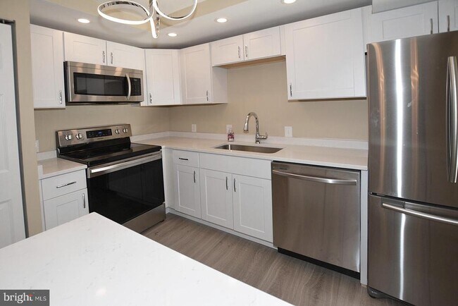 Foto del edificio - 7621 Provincial Dr