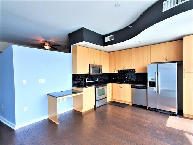 Building Photo - 860 Peachtree St NE