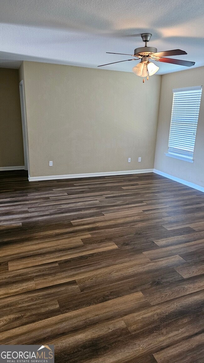 Building Photo - 106 Bridgeport Ln