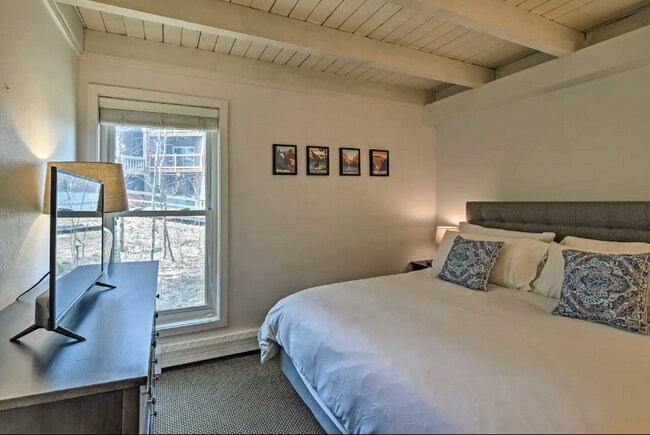 Foto del edificio - 2400 Lodgepole Cir