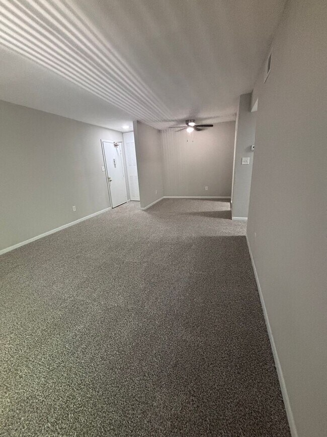 Foto del edificio - 241 Orchard Trace Ln