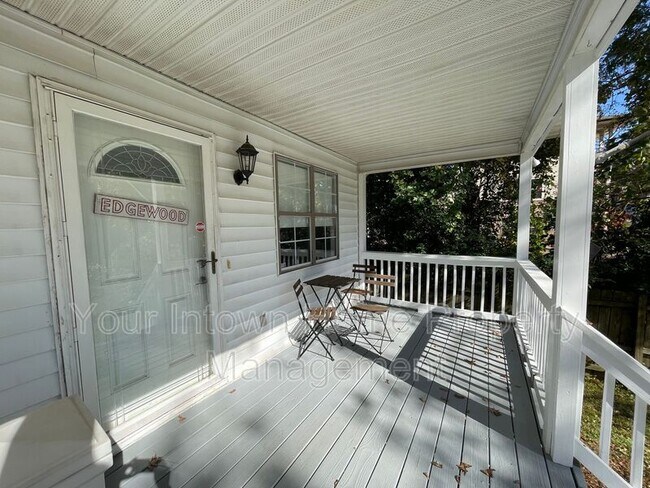 Photo - 1596 Foote St NE House