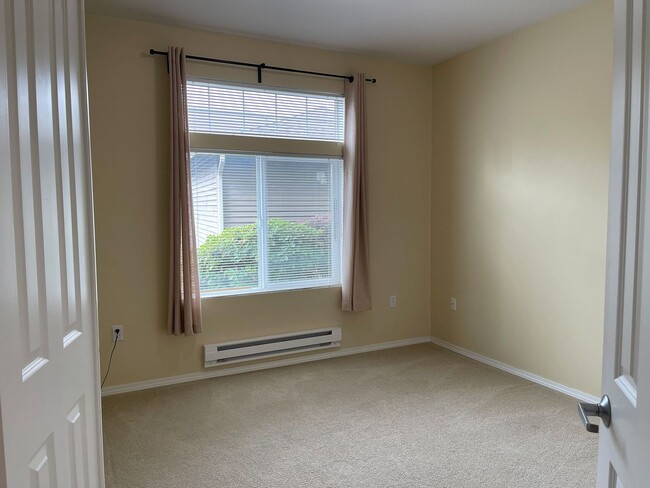 Building Photo - Cozy Condo In Auburn