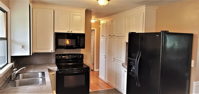 Foto del edificio - House For RENT:  Historic North Everett 2 ...
