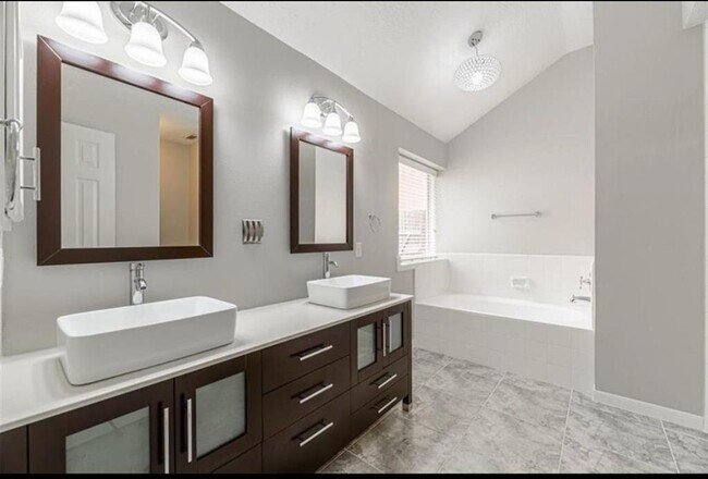 Building Photo - 3730 Cyril Dr