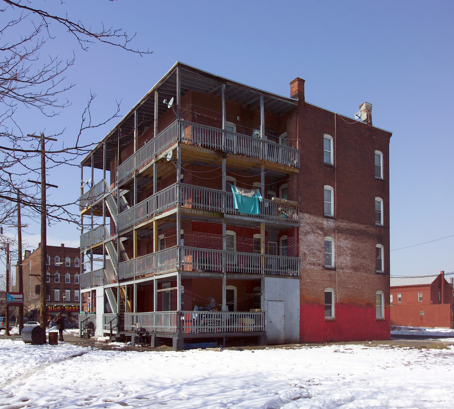 Building Photo - 10 Spring St