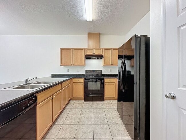 Building Photo - Beautiful 4-Bedroom Townhome in Compass Bay, Kissimmee