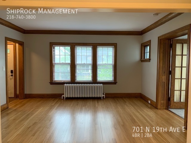Building Photo - 701 N 19th Ave E