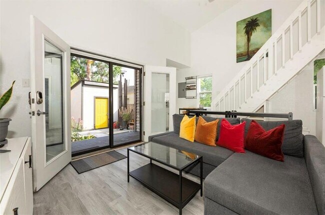 Foto del edificio - 7817 Easton St