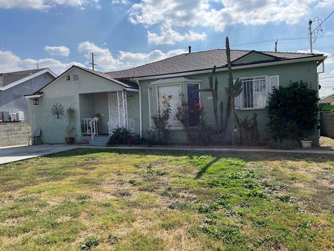 Foto principal - 4476 Catalpa St