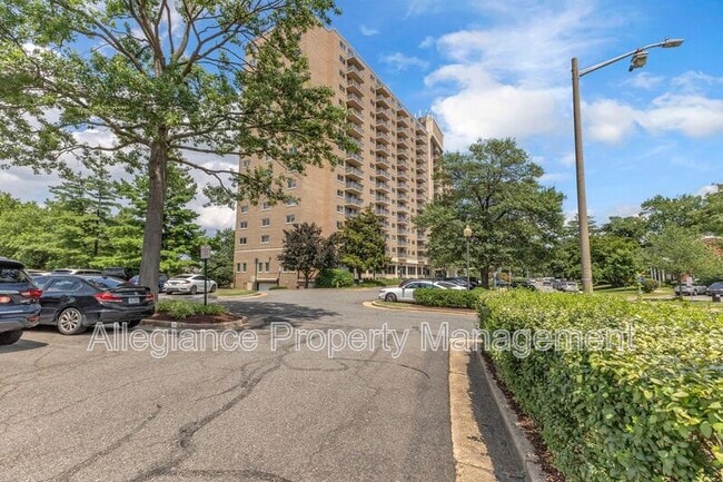 Building Photo - 1225 Martha Custis Dr