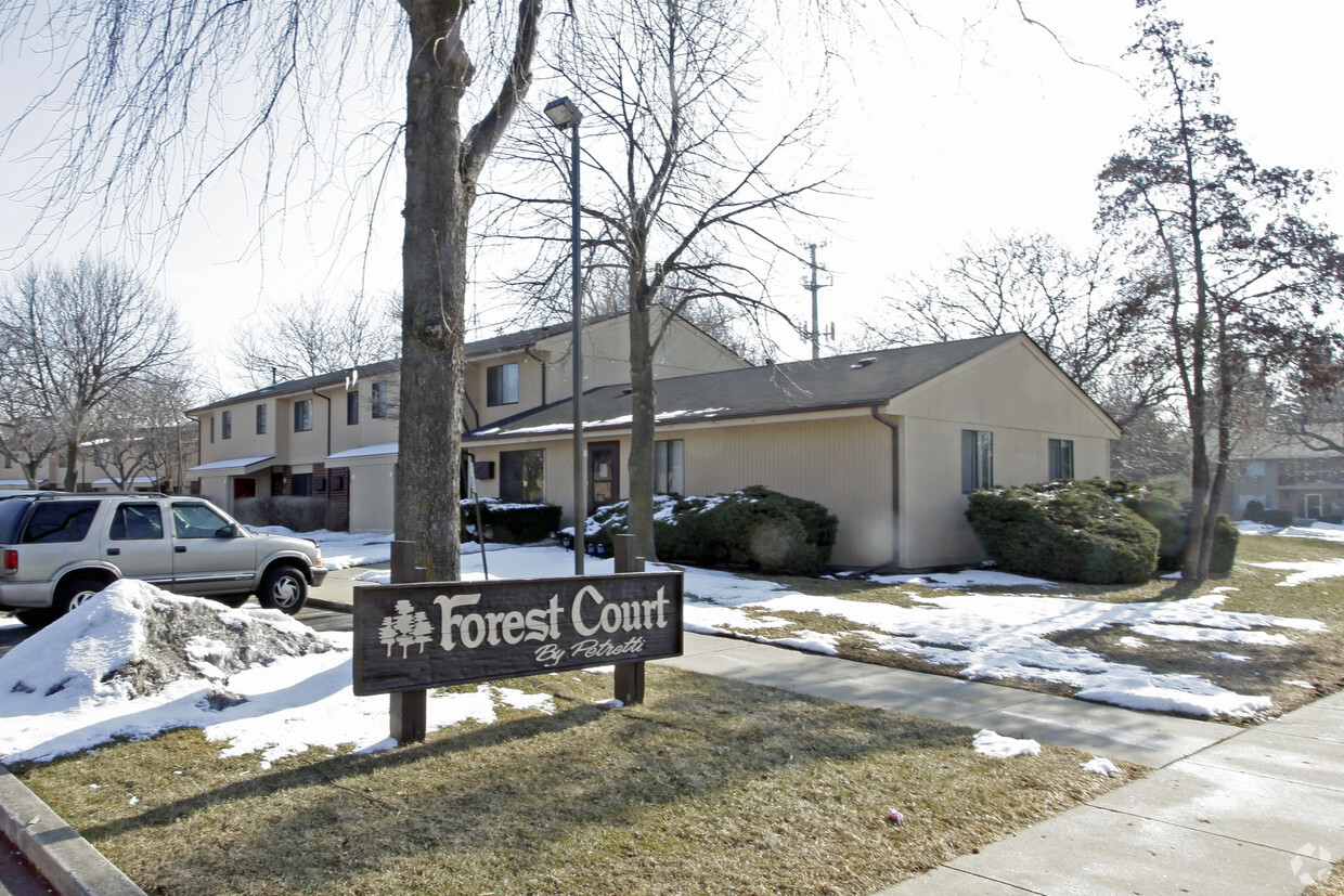 Foto del edificio - Forest Court Apartments