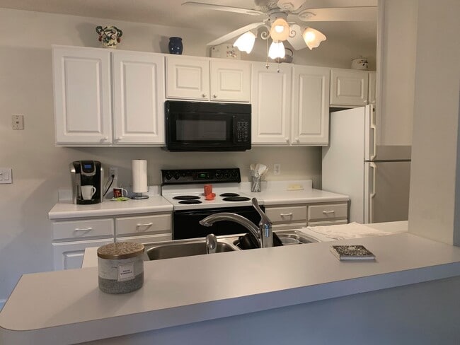 Building Photo - Beautiful, 1st Floor Unfurnished,  Bedroom Condo at Riverwoods in Murrells Inlet!