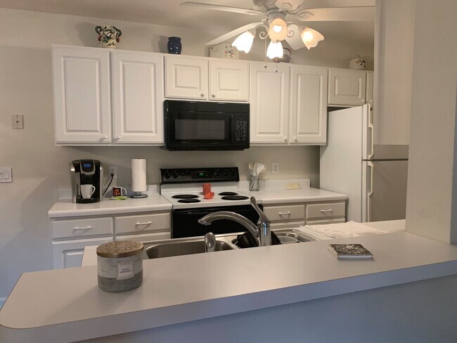 Foto del edificio - Beautiful, 1st Floor Unfurnished,  Bedroom Condo at Riverwoods in Murrells Inlet!