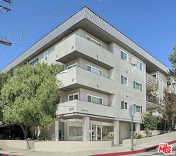Building Photo - 9005 Cynthia St