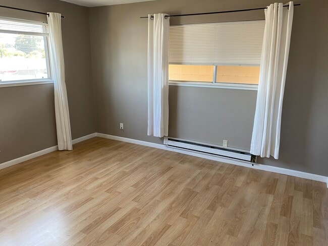 Foto del edificio - Clean Marina Condo (Park Marina)