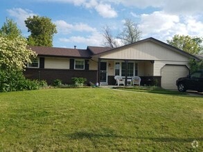 Building Photo - 2633 Danbury Dr