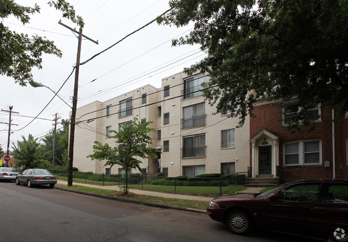Foto principal - 1730 R St SE