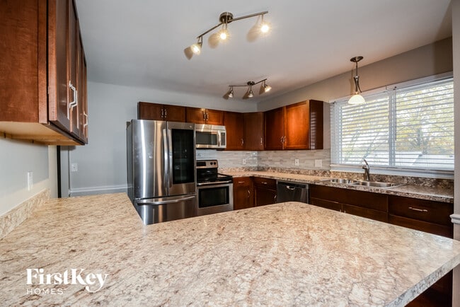 Building Photo - 4470 Ashford Ct