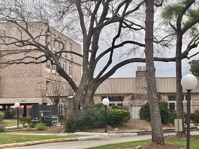 Building Photo - 2211 S Braeswood Blvd