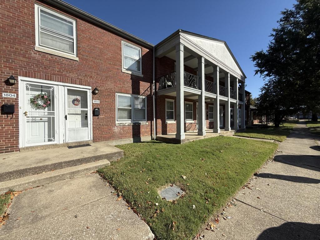 Photo - 1802 La Salle Pl