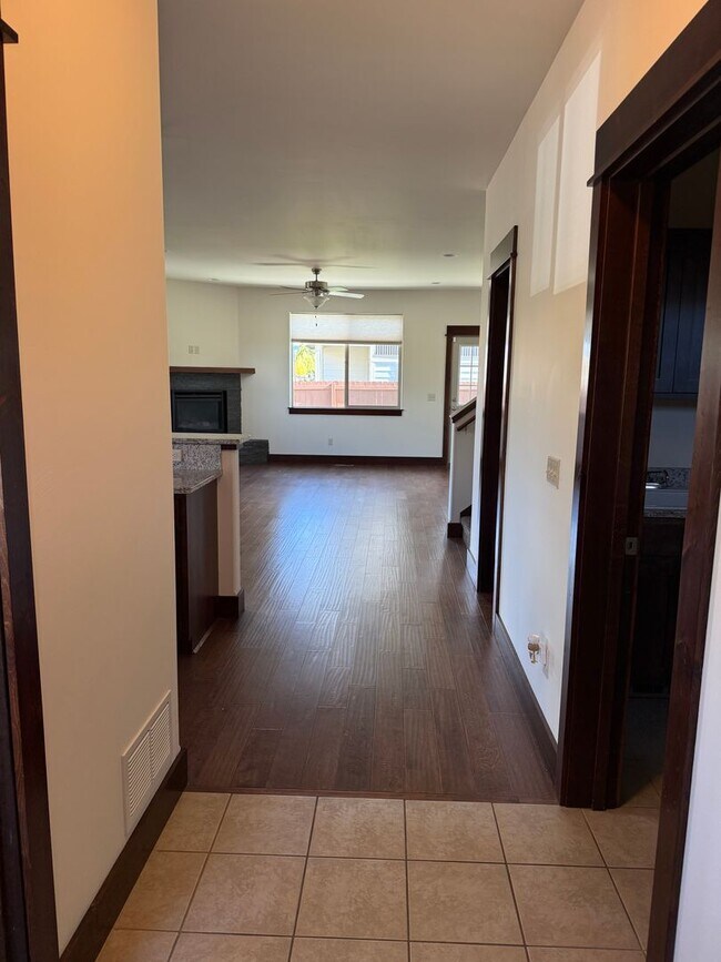 Foto del edificio - 5 bedroom 2.5 Bath home in Bozeman with at...