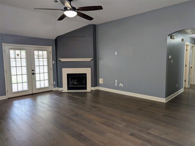 Foto del edificio - 14619 Golden Cypress Ln