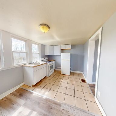 Foto del edificio - Spacious studio living in Sharon, PA!