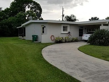 Building Photo - 158 SE Lucero Dr