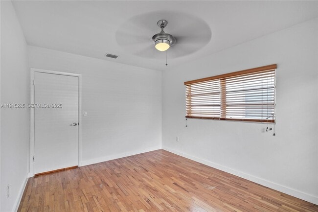 Building Photo - 411 Santander Ave