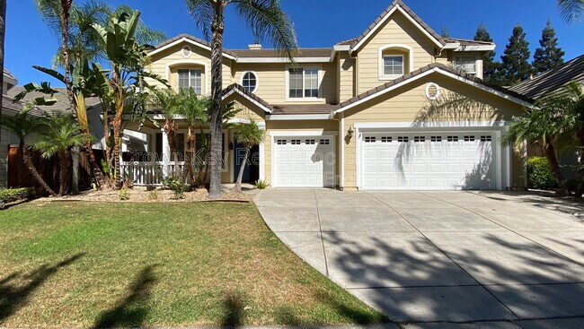 Foto del edificio - 1030 Eastlake Cir