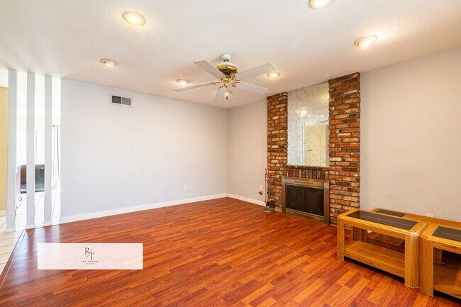 Foto del edificio - Beautiful 3-Bedroom Home with Pool in Diamond Bar!