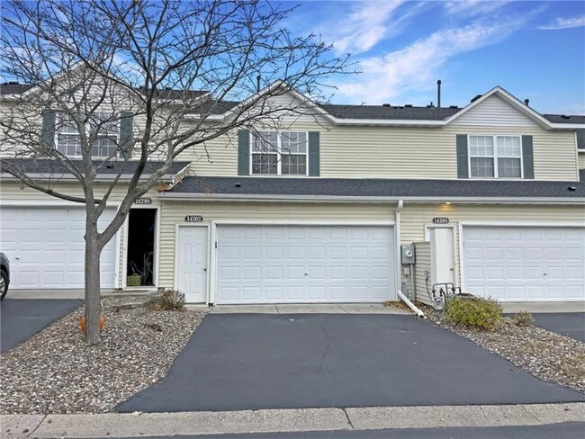 Foto del edificio - 14302 Banyan Ln