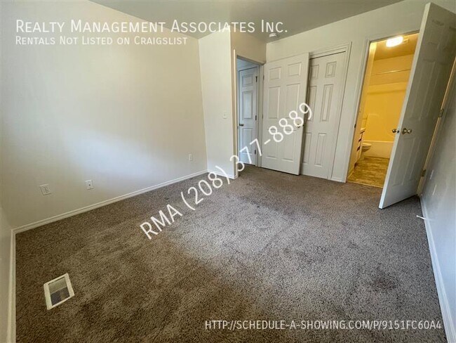 Building Photo - Spacious Apartment in Boise!