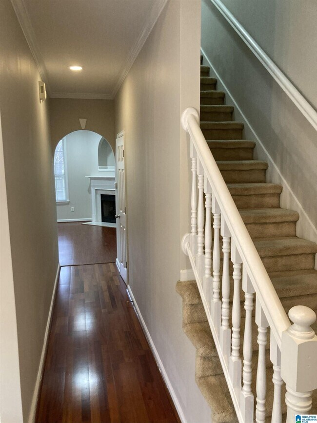 Building Photo - 200 Calloway Ln