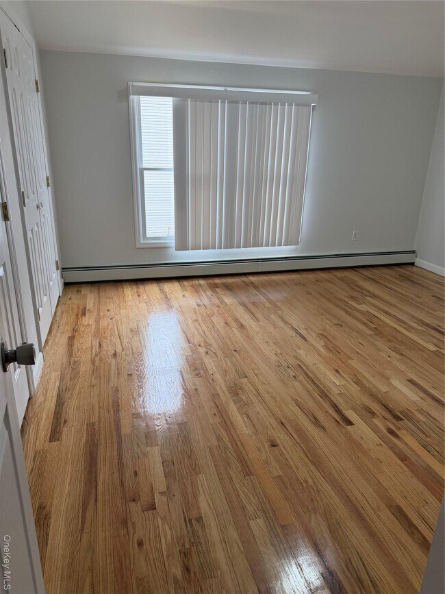 Foto del edificio - 221-18 91st Rd