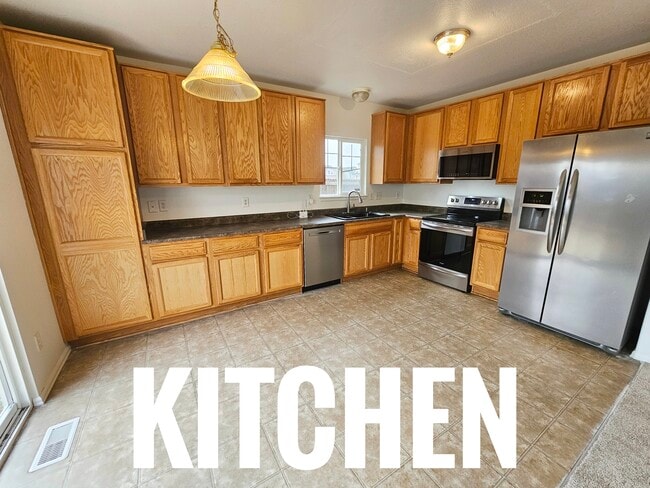 Building Photo - 1805 Dewhirst Dr