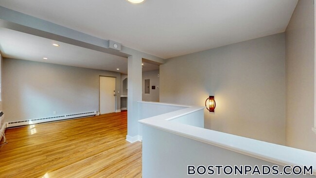 Building Photo - 132 Sherman St