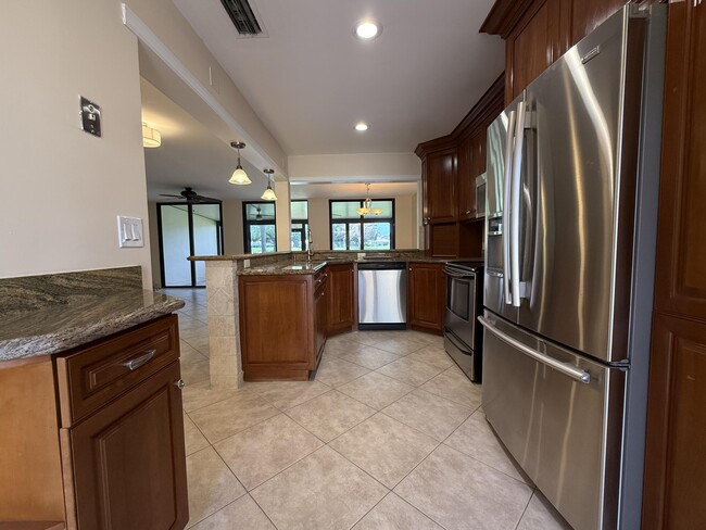 Building Photo - 717 Windermere Way