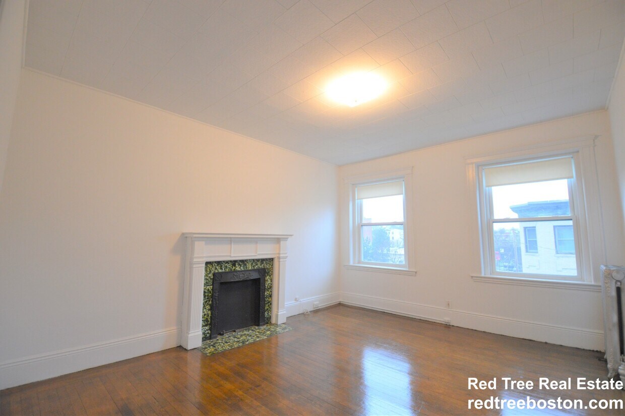 Primary Photo - 34 Medfield St