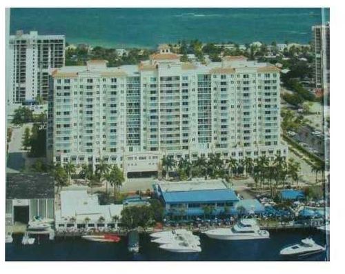 Foto del edificio - 3020 NE 32nd Ave