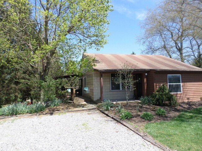 Building Photo - 3 Bedroom 1 Bath House