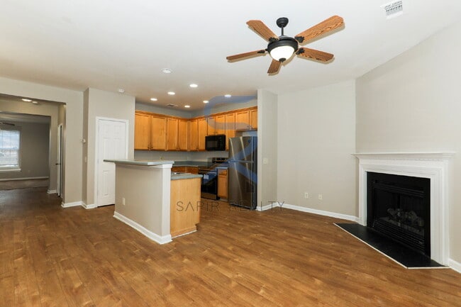 Building Photo - Where Neighbors Feel Like Family – 3BR/2.5BA in Lawrenceville