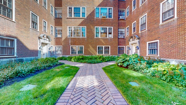 Building Photo - 208 S Maple Ave