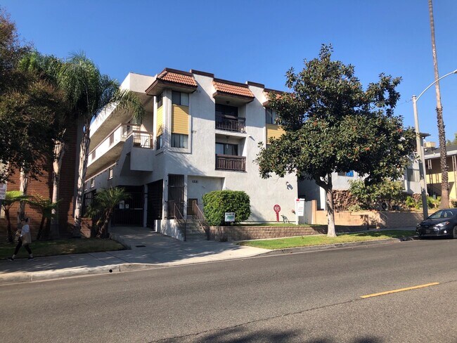 Foto del edificio - 553 E Orange Grove Ave