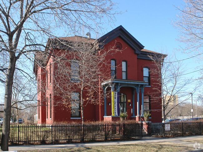 Building Photo - 1819 5th St S
