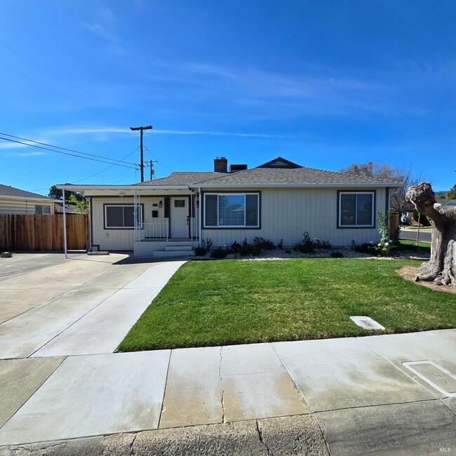 Building Photo - 117 Cypress St