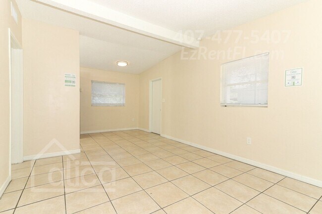 Foto del edificio - 4 Bed 1 Bath with Carport - Completely Rem...