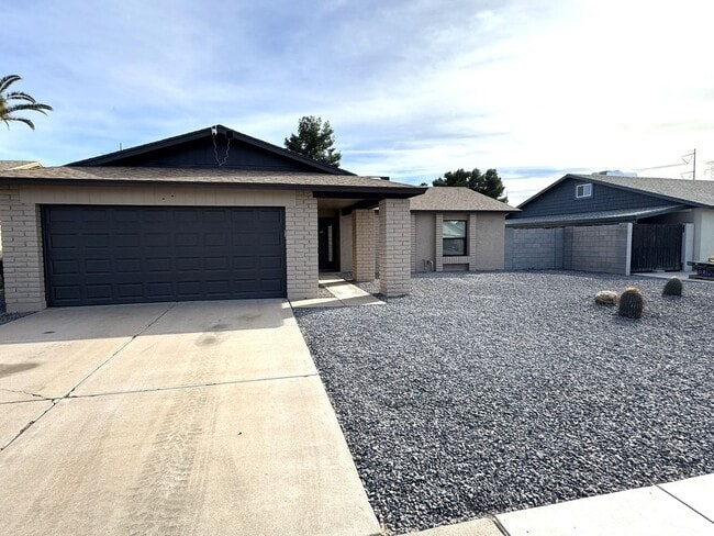 Building Photo - Fully Remodeled Home in Chandler, Everything inside is Brand New!